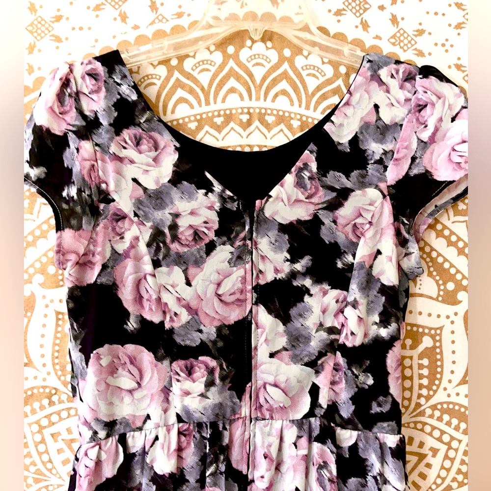 ✨HP✨ BEAUTIFUL FLORAL ZIP-UP FLOWY DRESS BY TRIXXI…JUNIORS SIZE 11 - Picture 7 of 7